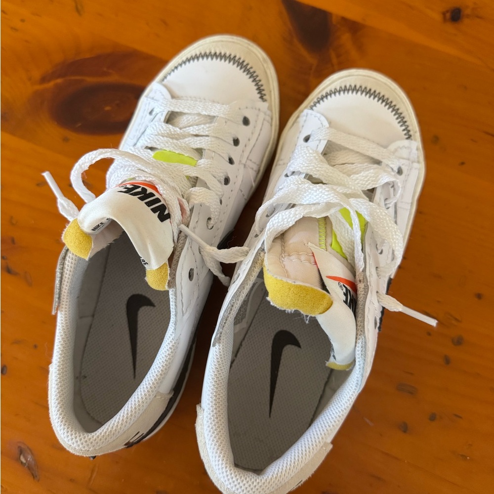 Nike Womens White and Yellow Sneakers